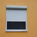 Roleta s vanjskom kutijom i ugrađenim komarnikom